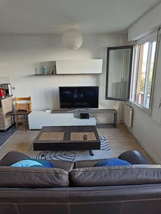Equipe Proche Ligne 14 Appartement